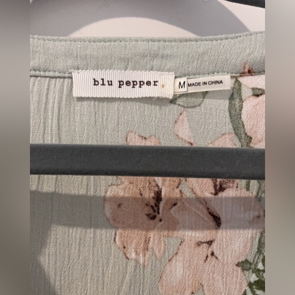 Blu Pepper Blouse - Picture 3 of 3